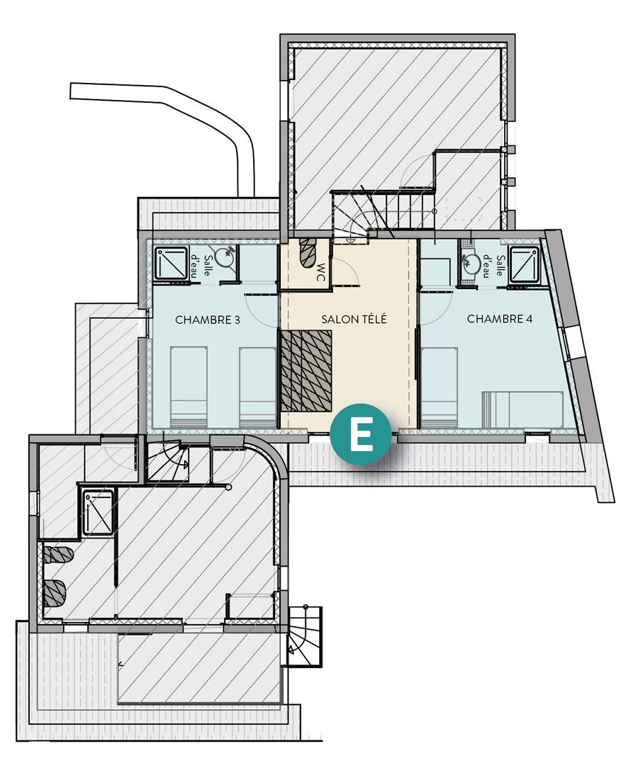 Plan de la villa Les Chênes à Cavalaire -sur-mer - Demi niveau 2 avec 2 chambres avec salle d'eau et un Salon avec Télévision.