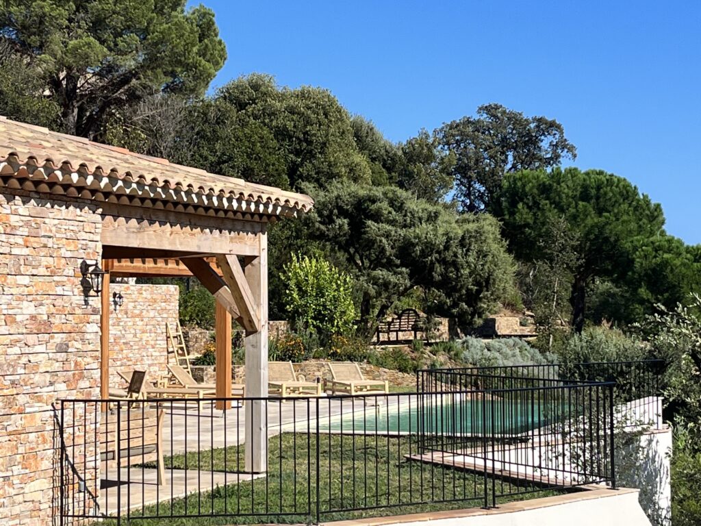 Terrasse et piscine