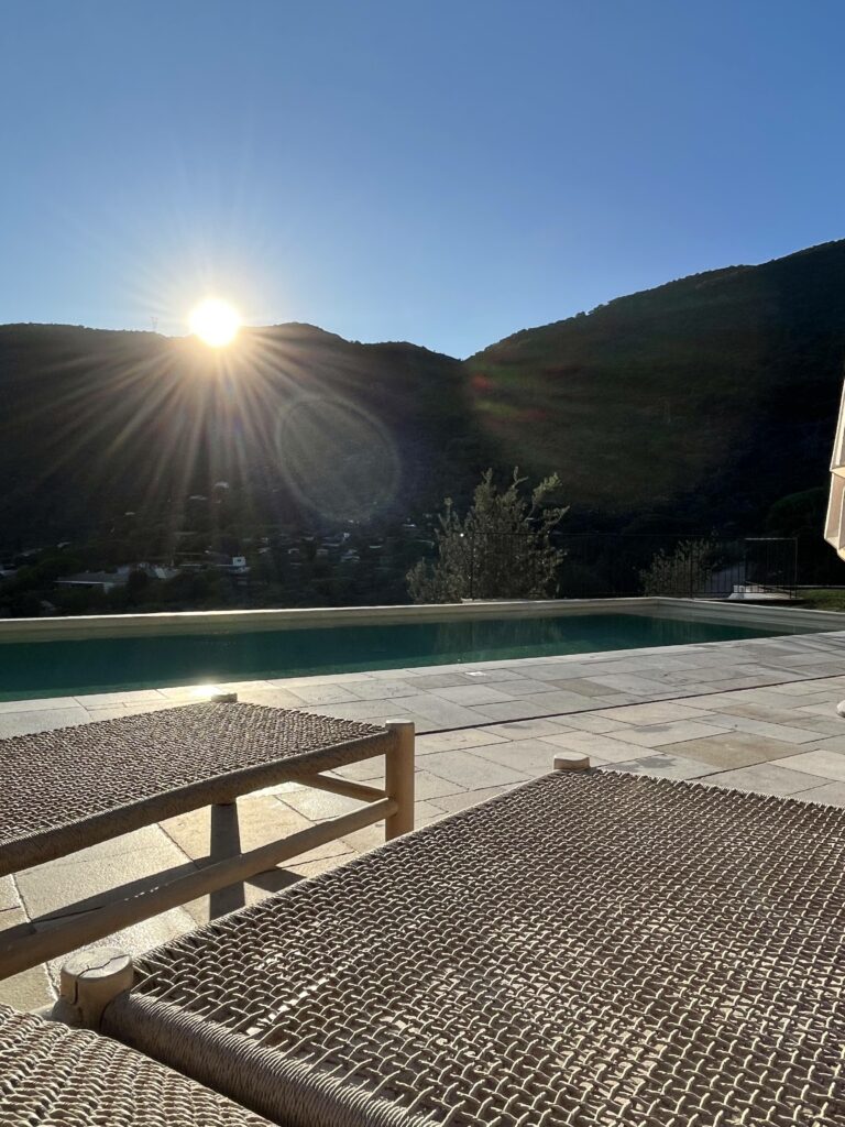 la genette piscine soleil couchant